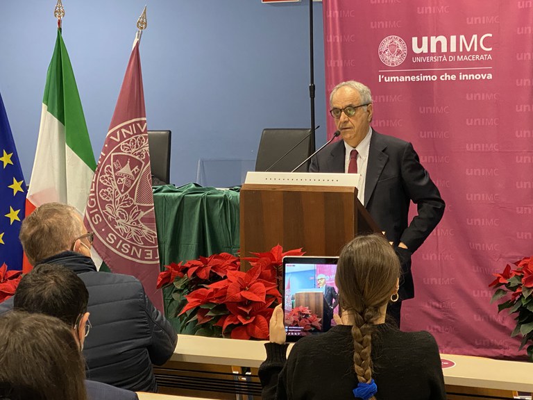Image - Ultimo saluto di Natale del rettore Adornato. "Tanti investimenti per spazi più sicuri, studenti consapevoli, città più bella”.