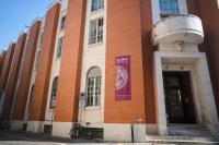 Biblioteca aperta fino a mezzanotte